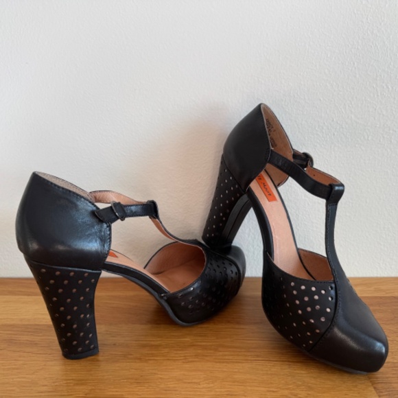 Miz Mooz Fancy Black and Gold Platform Heels 7 New - Picture 1 of 9